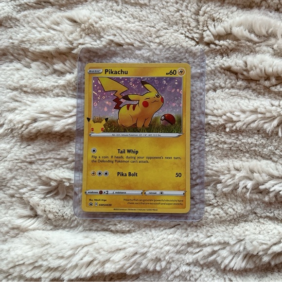 Pokémon Pikachu 25th Anniversary Holographic Card ⚡️ - Picture 4 of 4